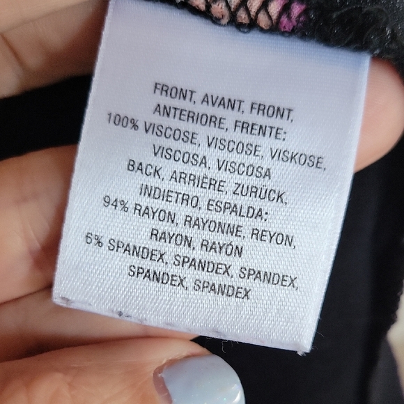 Vanessa Virginia Floral Printed Sleeveless Blouse - Picture 4 of 5